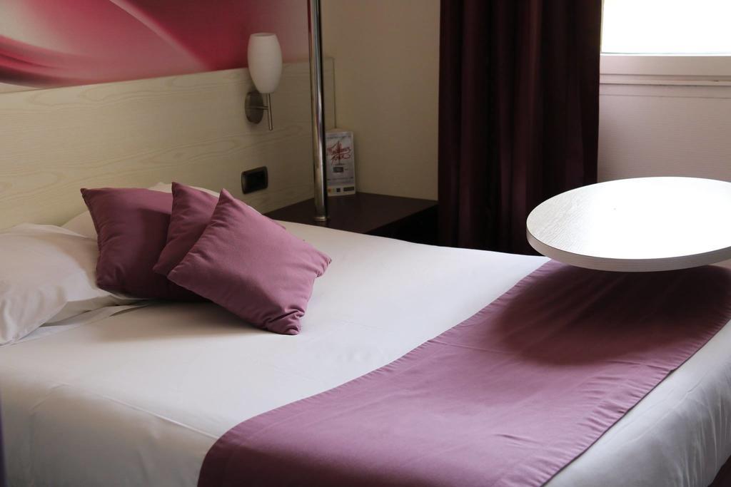 Kyriad Hotel La Fleche Luaran gambar